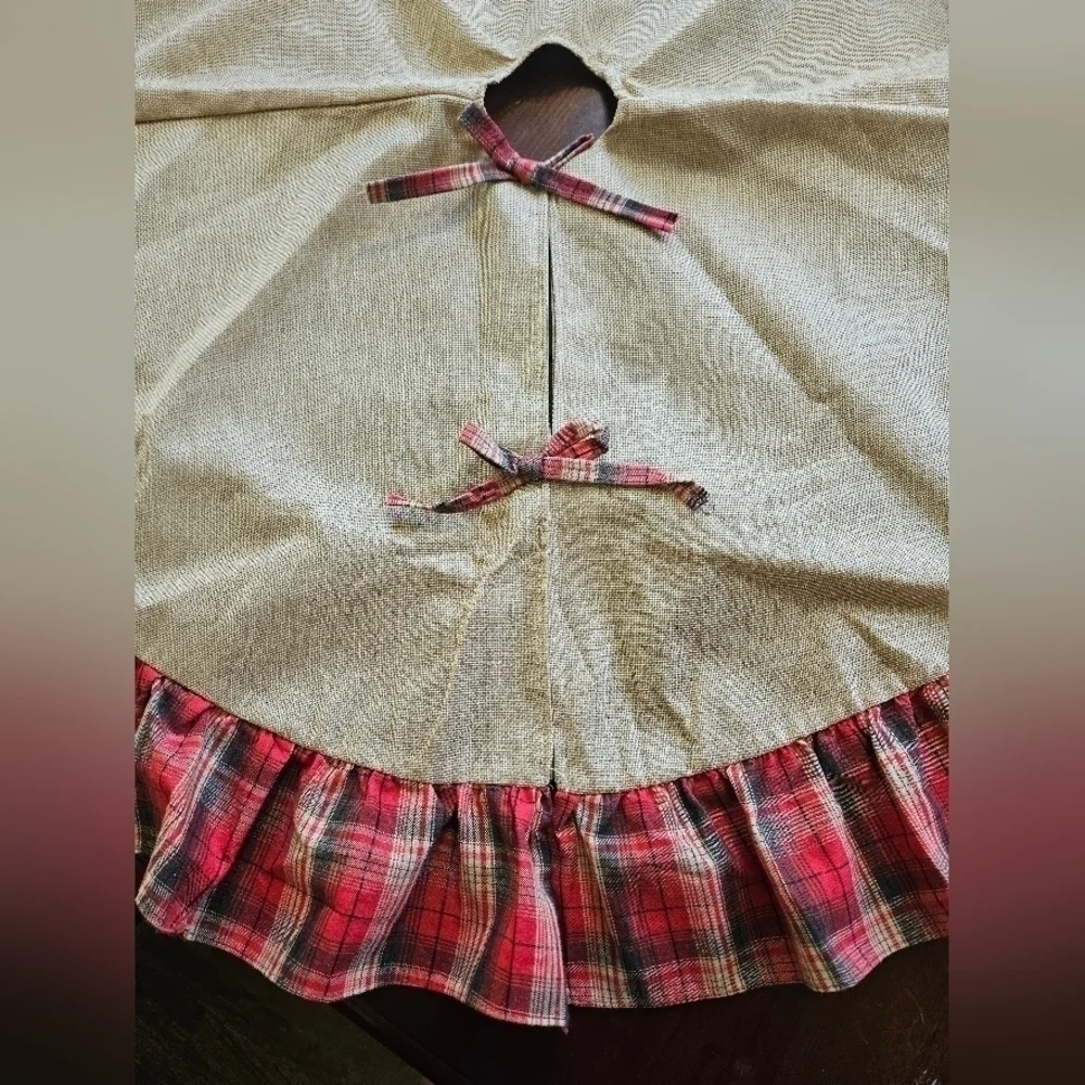 Tree skirt